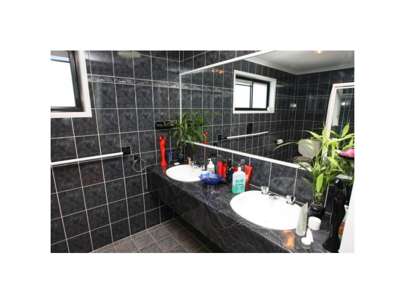 99 Phillip Parade, Deception Bay QLD 4508