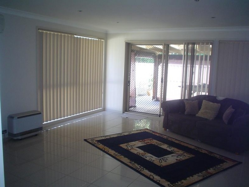 28 Gleeson Place, Abbotsbury NSW 2176