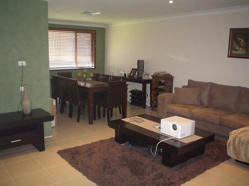 18 Rosewood Drive, Greystanes NSW 2145