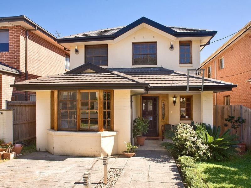 4 Bertram St, Concord NSW 2137