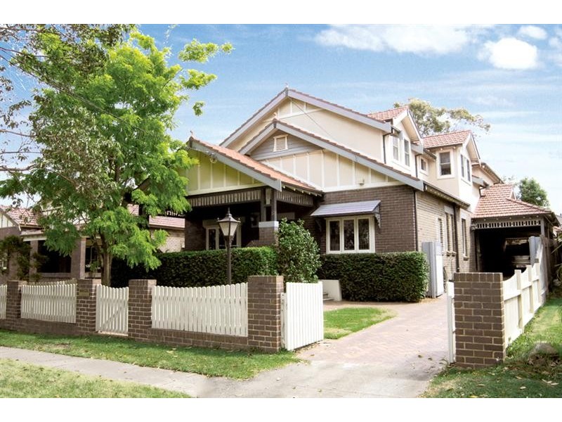 6 Castlestead St, Concord West NSW 2138