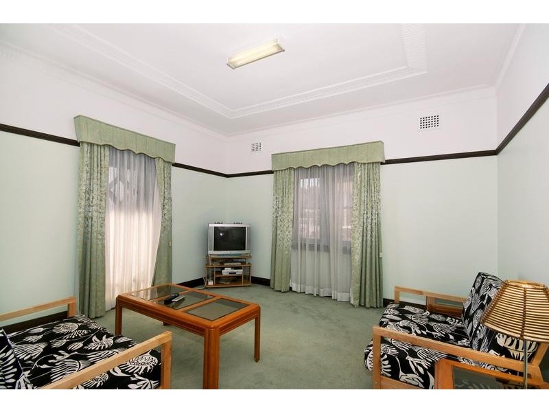 6 Hospital Rd, Concord West NSW 2138
