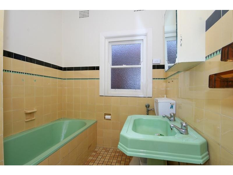 8 Hospital Rd, Concord West NSW 2138