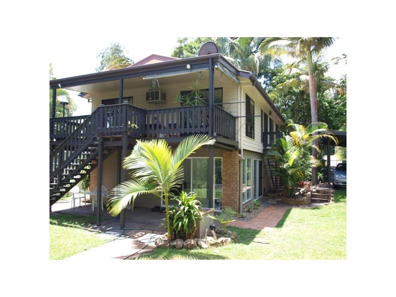 17 Hector Street, Boreen Point QLD 4565