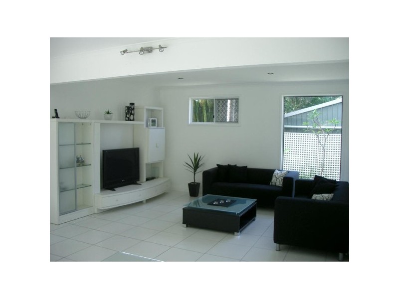 17 Hector Street, Boreen Point QLD 4565