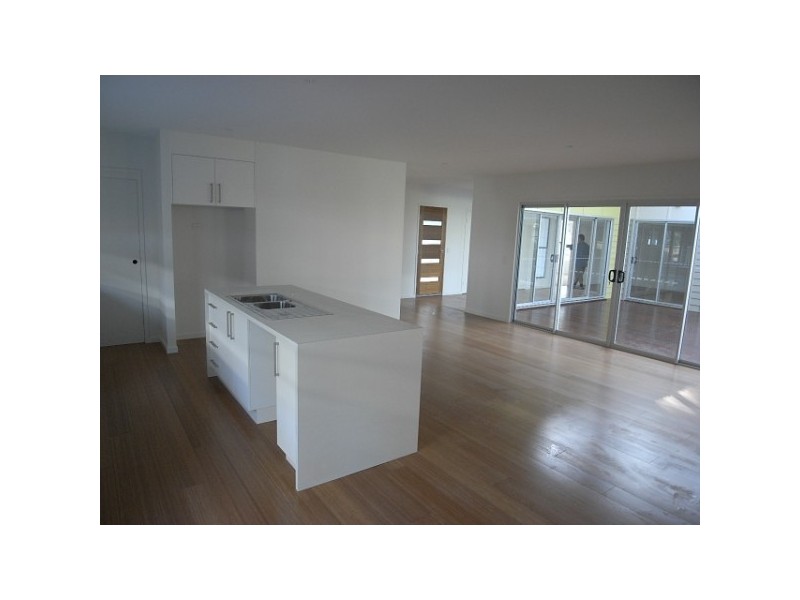 17 Laguna Street, Boreen Point QLD 4565