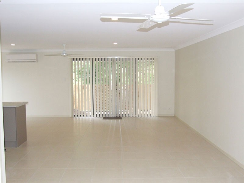 1/10 Cantrill Avenue, Nerang QLD 4211