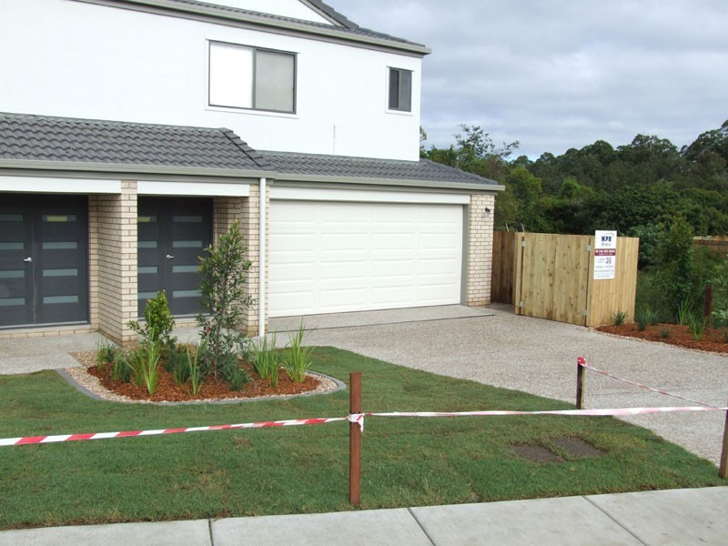 2/10 Cantrill Avenue, Nerang QLD 4211