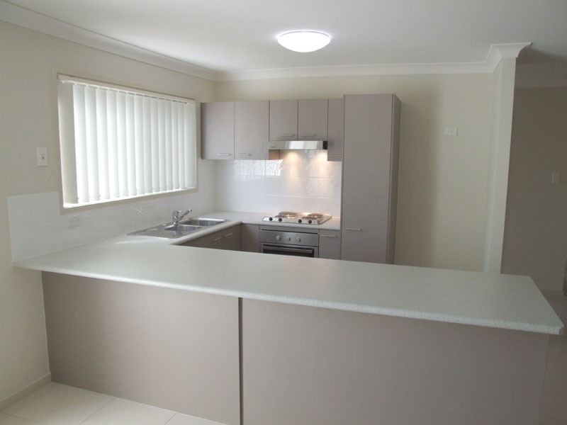 2/10 Cantrill Avenue, Nerang QLD 4211