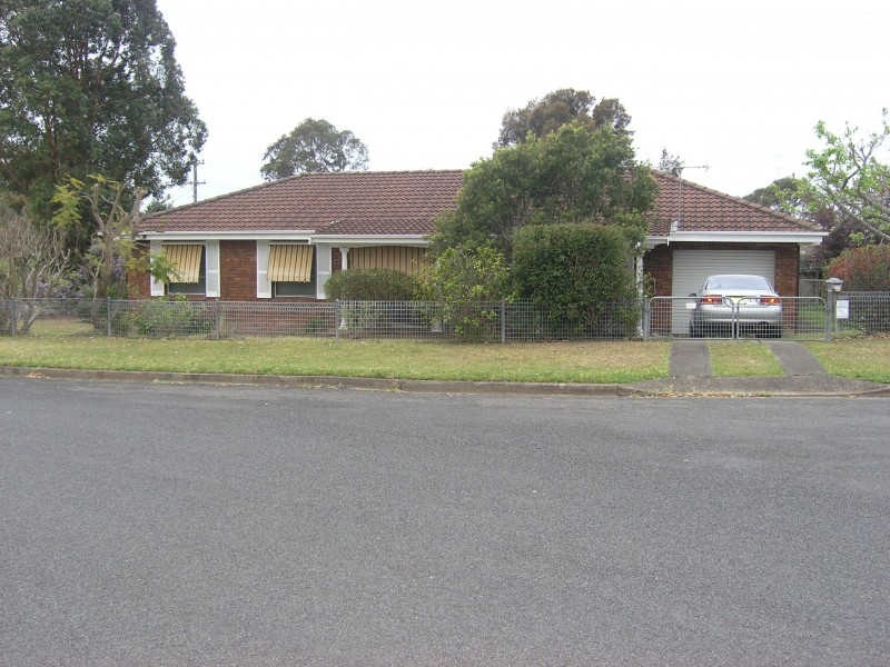 2 Tarraba Crescent, Nowra NSW 2541