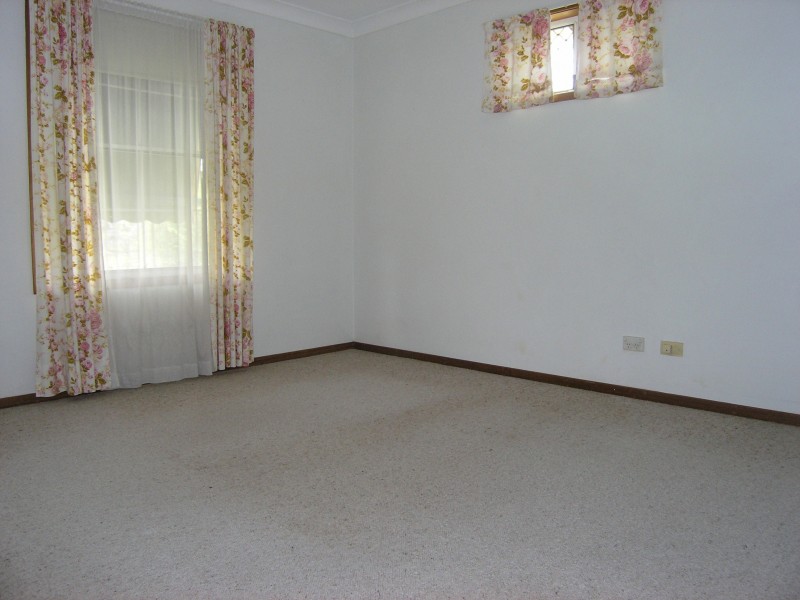 2 Tarraba Crescent, Nowra NSW 2541