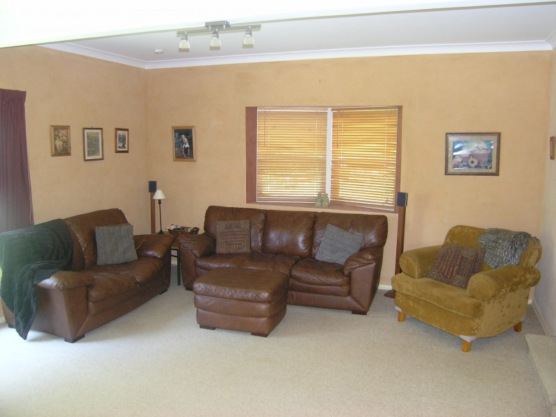 4 Glen View, North Nowra NSW 2541