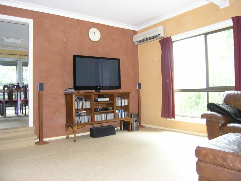 4 Glen View, North Nowra NSW 2541