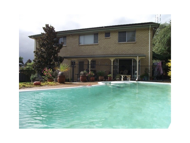 9 Meroo St, Bomaderry NSW 2541