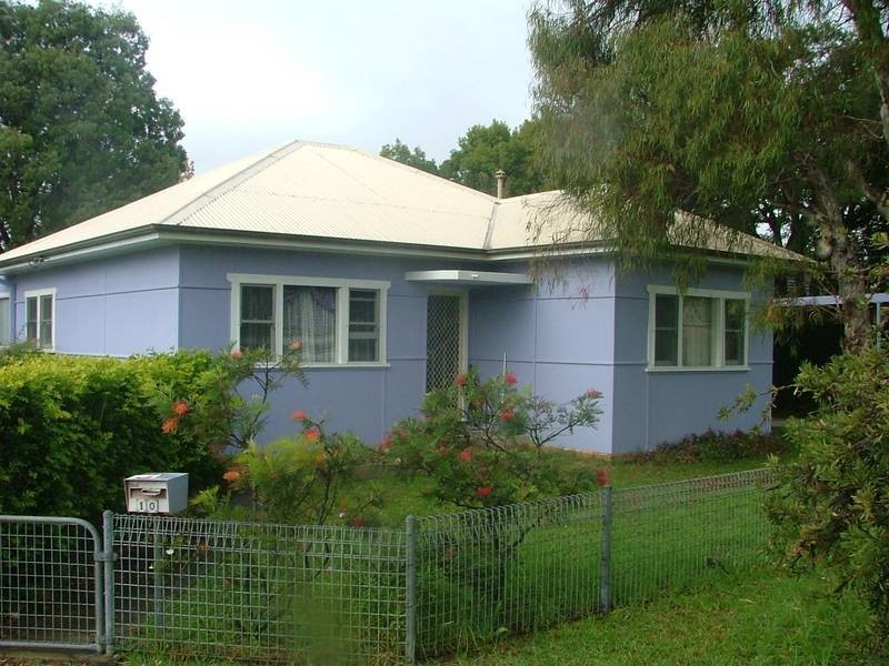 10 Huxley Street, Nowra NSW 2541