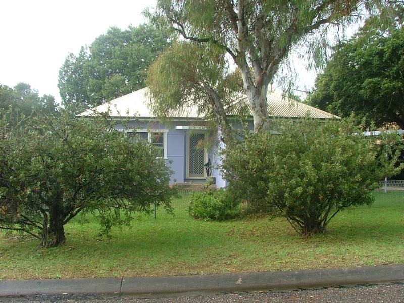 10 Huxley Street, Nowra NSW 2541