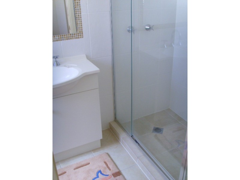 Broadbeach Waters QLD 4218
