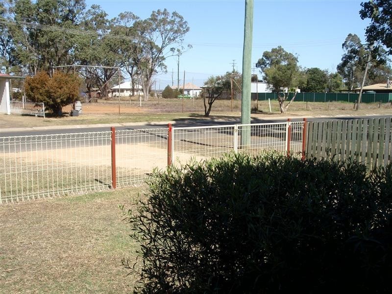 4 Rome Street, Oakey QLD 4401