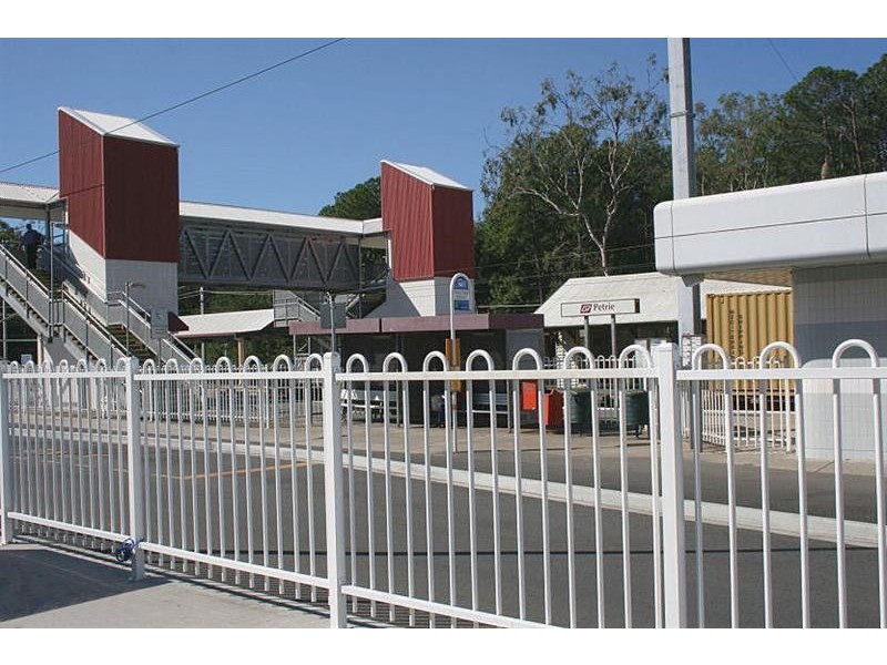 56 Youngs Street, Petrie QLD 4502