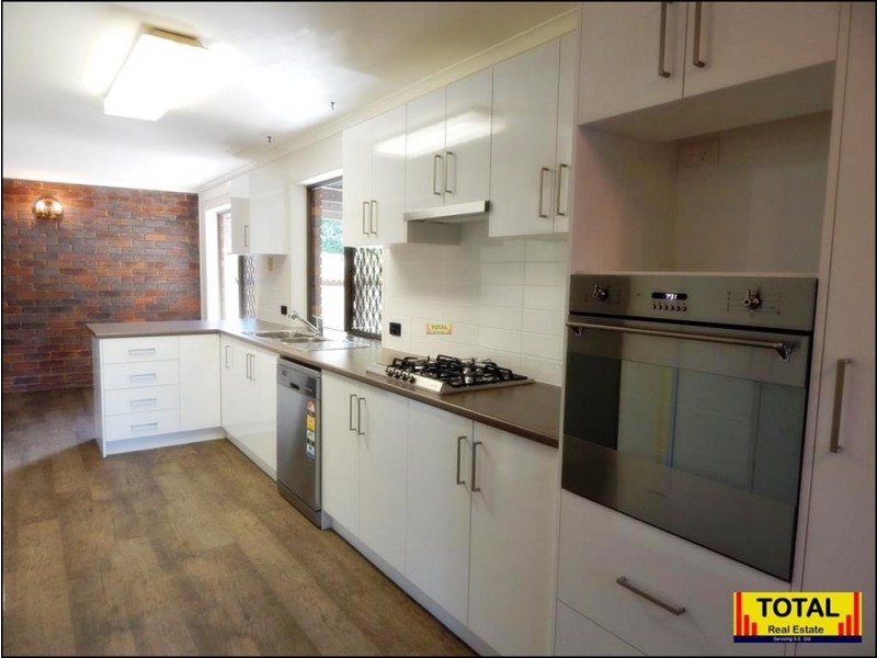 33 Brittainy Street, Petrie QLD 4502