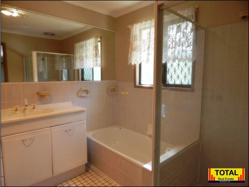 33 Brittainy Street, Petrie QLD 4502