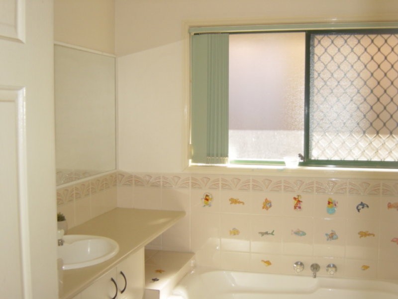 3 Macadam Court, Kallangur QLD 4503