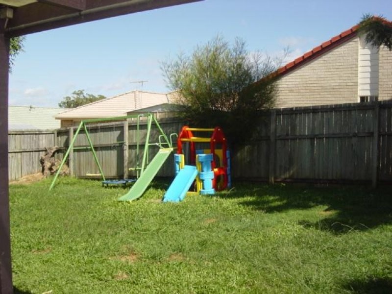 3 Macadam Court, Kallangur QLD 4503