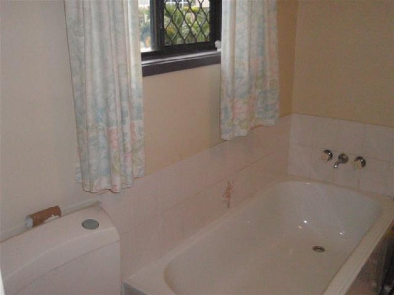 10 Andrew Street, Kallangur QLD 4503