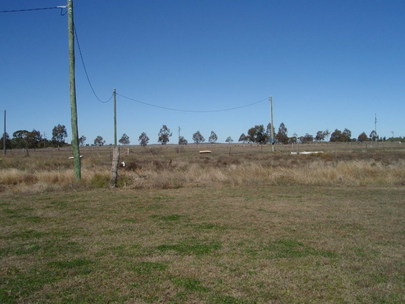 33 Earl Street, Jondaryan QLD 4403