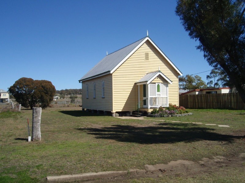 33 Earl Street, Jondaryan QLD 4403