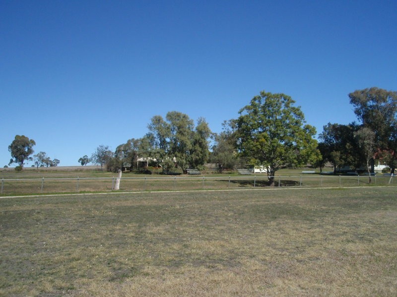 33 Earl Street, Jondaryan QLD 4403