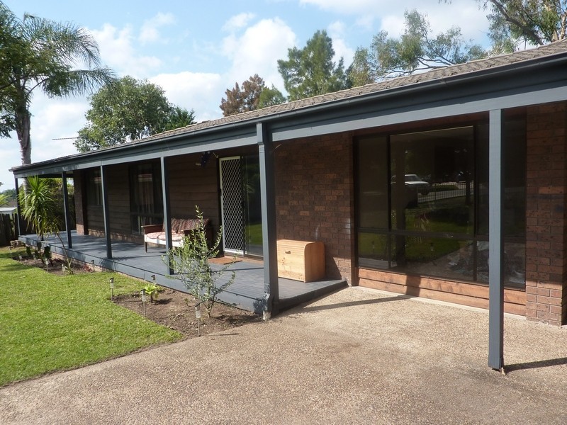 2 Benny Close, West Nowra NSW 2541