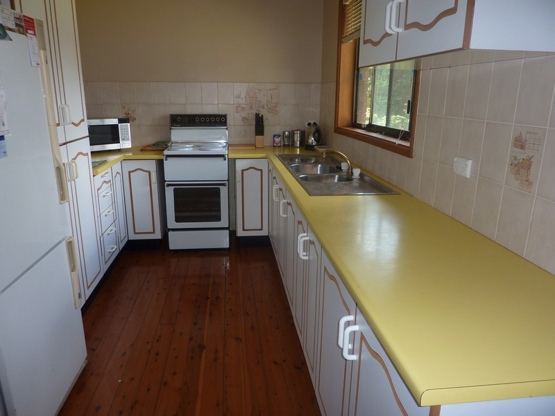 2 Benny Close, West Nowra NSW 2541