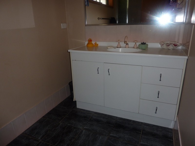 2 Benny Close, West Nowra NSW 2541