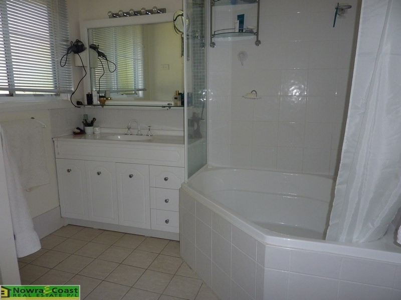 22 West Street, Greenwell Point NSW 2540