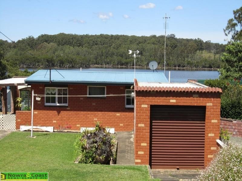 18 Crookhaven Drive, Greenwell Point NSW 2540