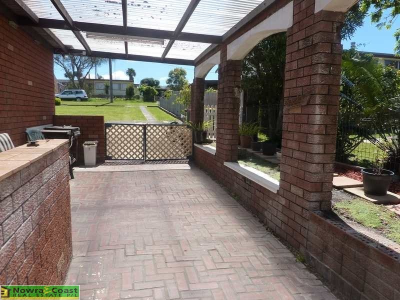 18 Crookhaven Drive, Greenwell Point NSW 2540