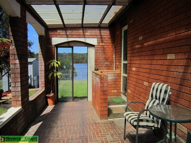 18 Crookhaven Drive, Greenwell Point NSW 2540