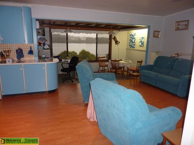 18 Crookhaven Drive, Greenwell Point NSW 2540