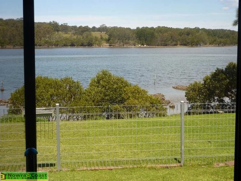18 Crookhaven Drive, Greenwell Point NSW 2540