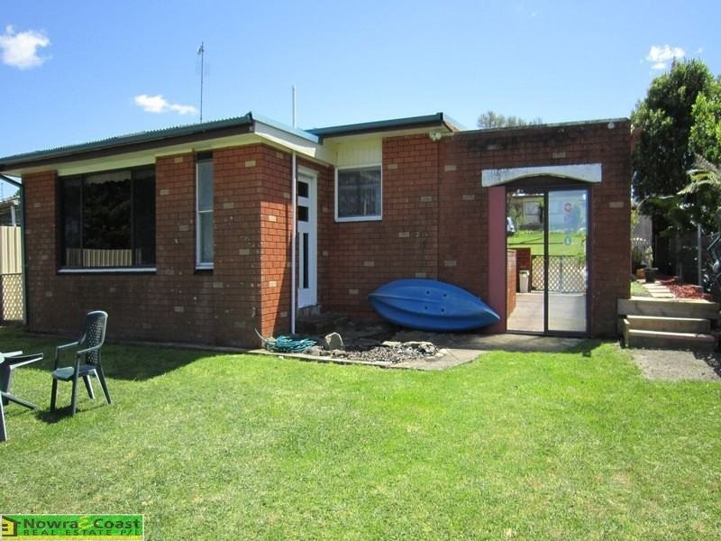 18 Crookhaven Drive, Greenwell Point NSW 2540