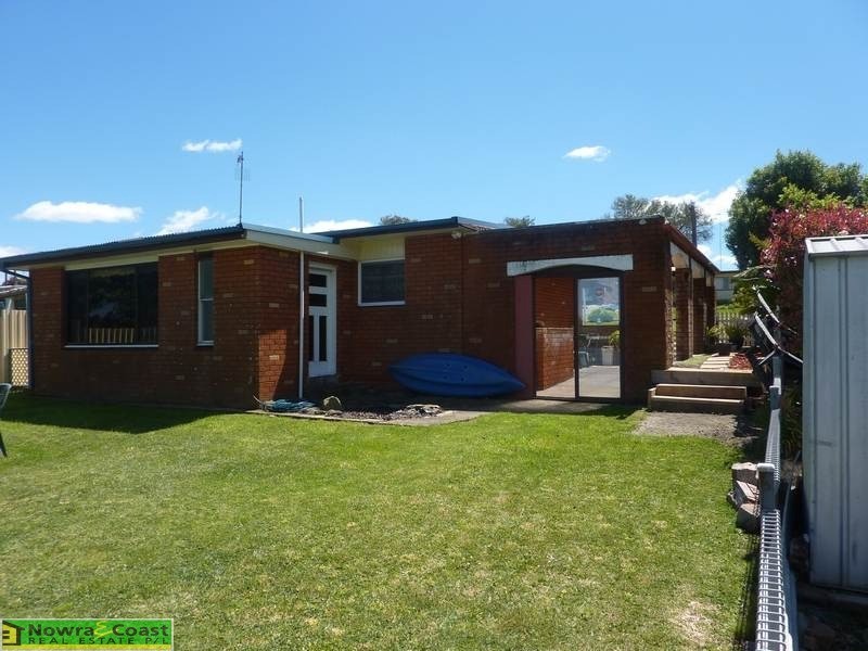 18 Crookhaven Drive, Greenwell Point NSW 2540