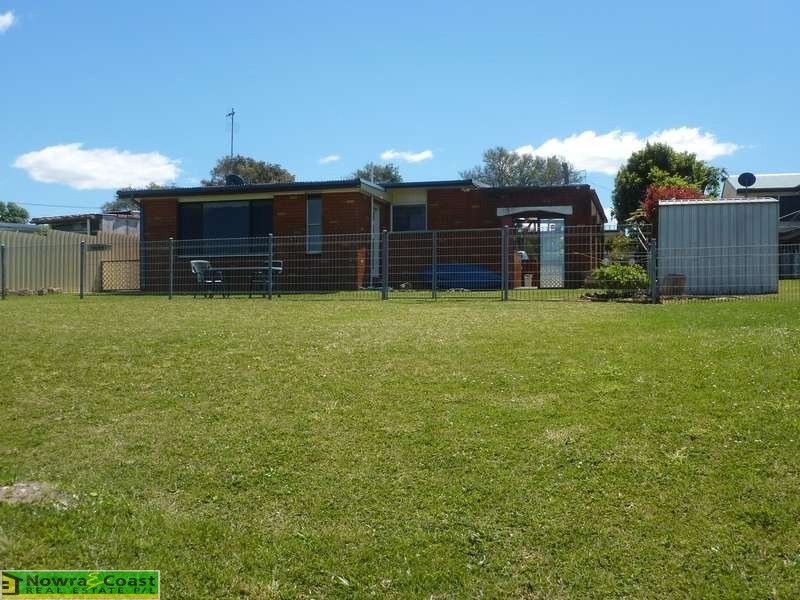 18 Crookhaven Drive, Greenwell Point NSW 2540