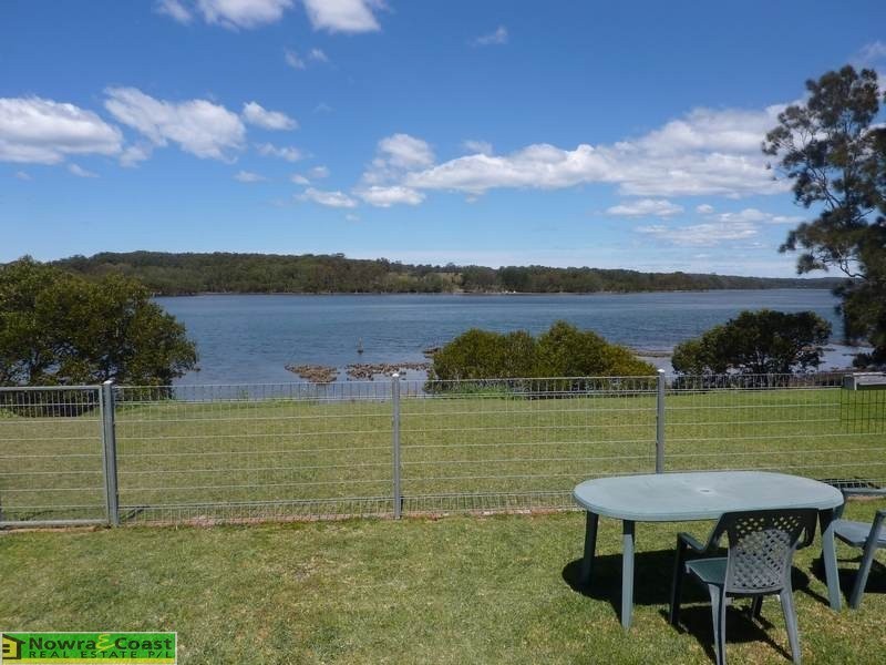18 Crookhaven Drive, Greenwell Point NSW 2540
