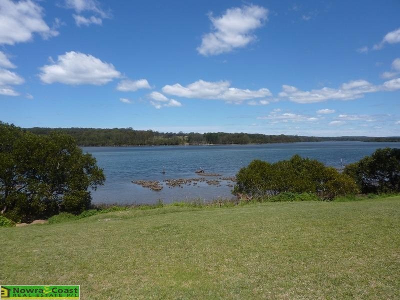 18 Crookhaven Drive, Greenwell Point NSW 2540