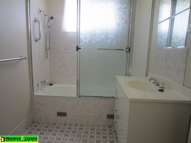 20 Crookhaven Drive, Greenwell Point NSW 2540