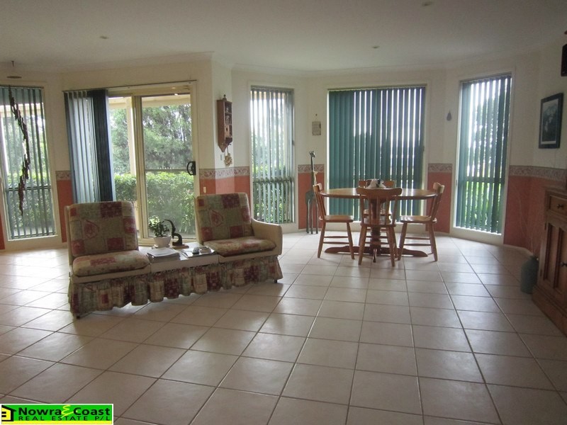 42 Orama Crescent, Orient Point NSW 2540