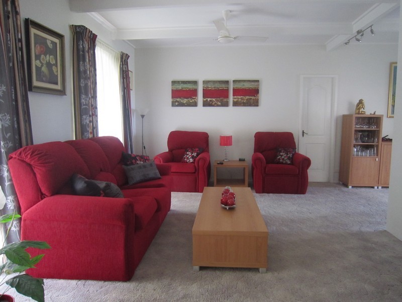 26 Lyrebird Drive, Nowra NSW 2541