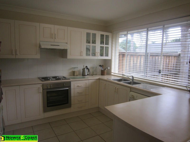 2/52 Hillcrest  Avenue, South Nowra NSW 2541