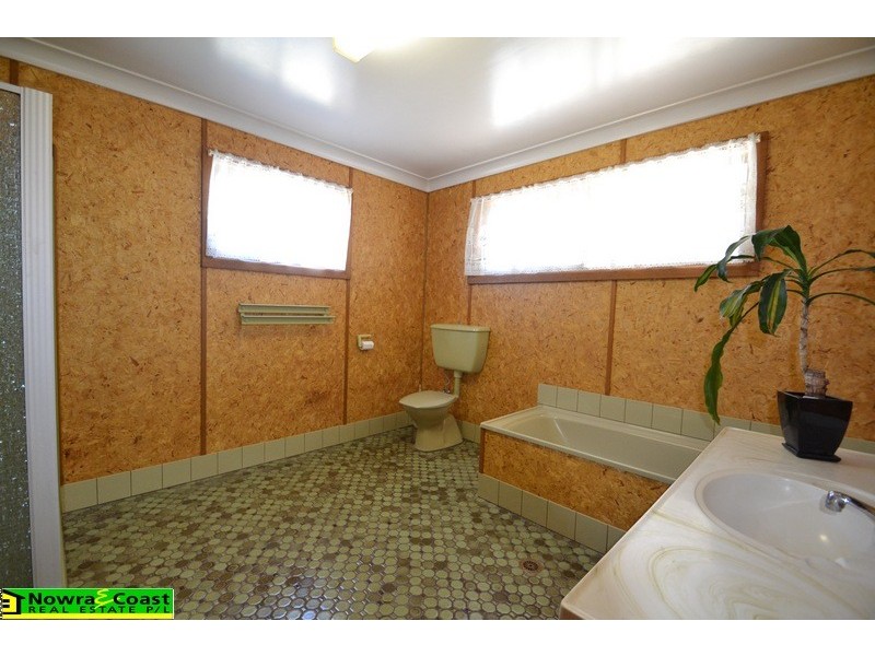 11 Church Street, Greenwell Point NSW 2540